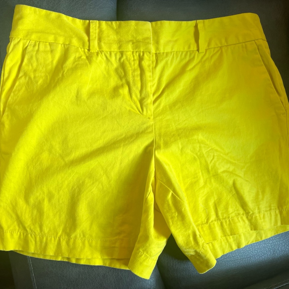 Loft Mid Rise Shorts Size 6 Yellow Flat Front Textured Cotton 4 Inch